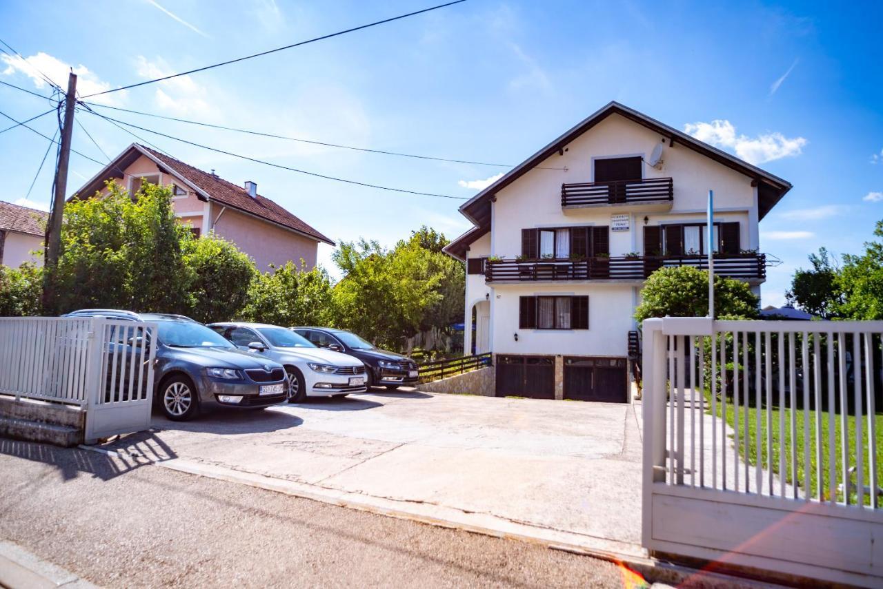 Apartments Fuma Otočac Екстериор снимка